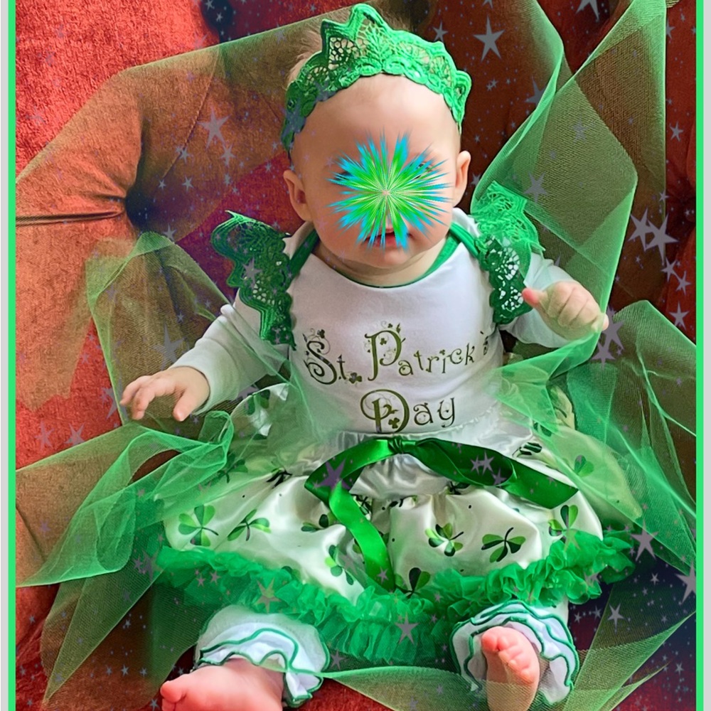 ☘️ St. Patrick's Day Kids Outfit, Book,Crown,Shamrock Headband, Leg Warmers,Bib
